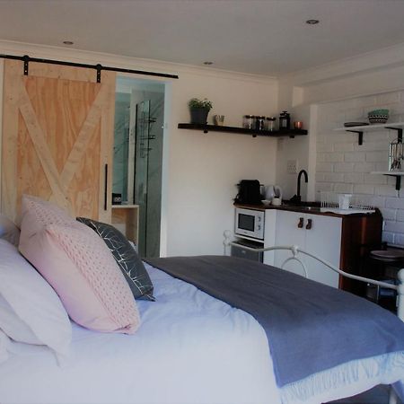 Secure, Private, Queen Room Close To Airport Port Elizabeth Eksteriør bilde