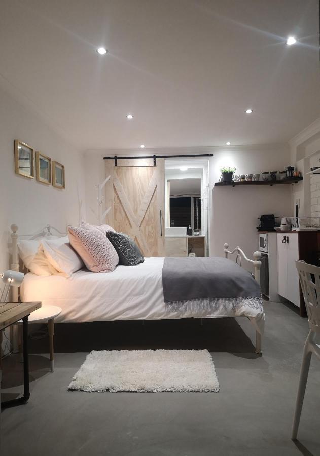 Secure, Private, Queen Room Close To Airport Port Elizabeth Eksteriør bilde