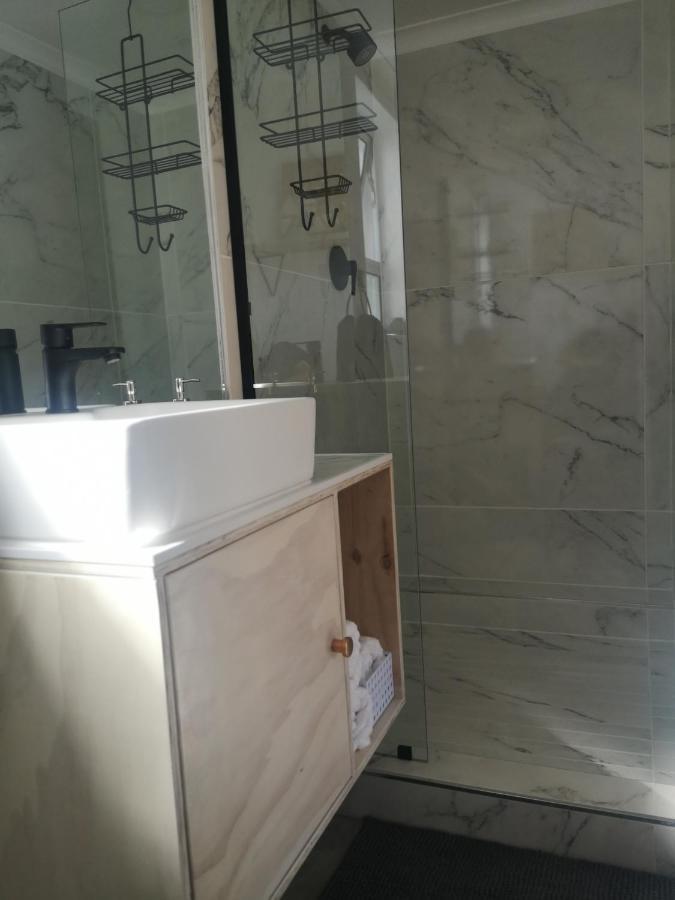 Secure, Private, Queen Room Close To Airport Port Elizabeth Eksteriør bilde